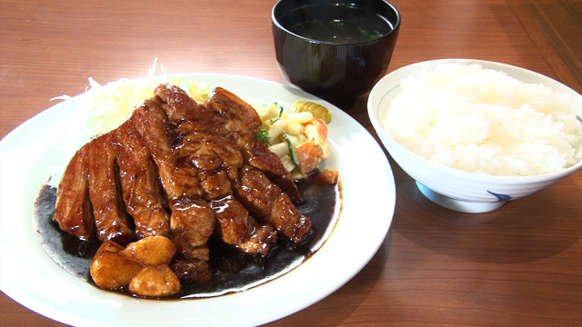 トンテキ定食(200g)800円