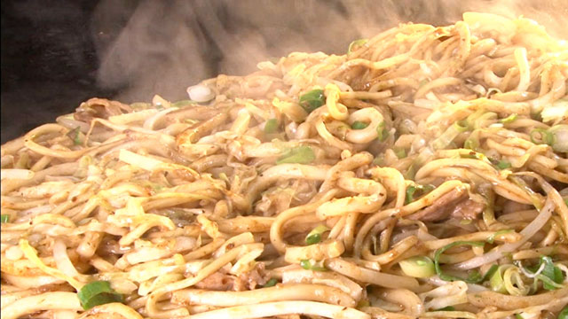 ブタそばうどん焼650円