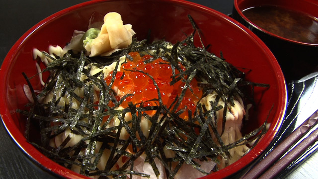 サーモンマヨネイクラ丼700円