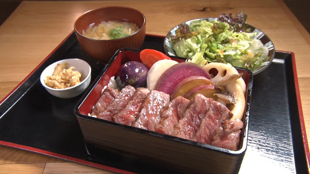 「京の肉」ステーキ重膳3300円（税込み）