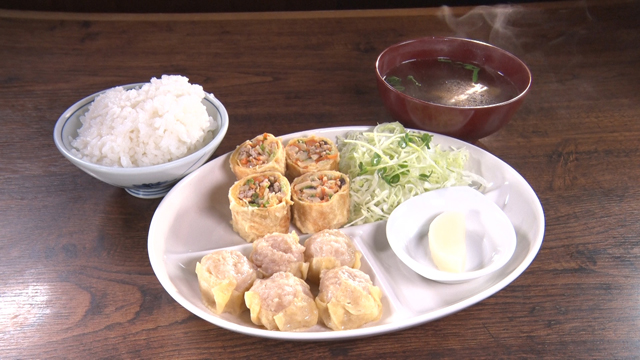 春巻き定食900円(税込み)