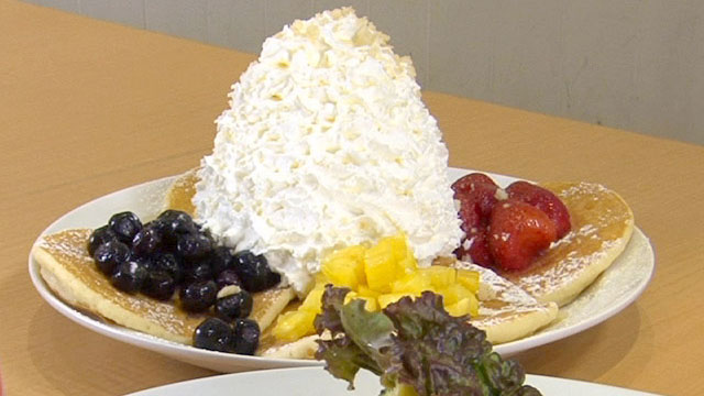 フルーツパンケーキサンプラー1300円