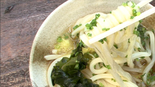 ひやかけうどん大320円