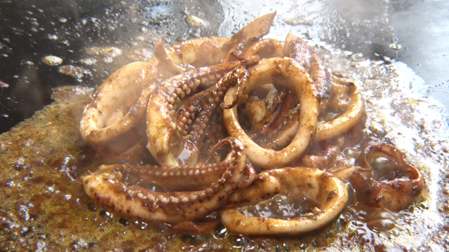 いかの丸焼き肝バター醬油1408円