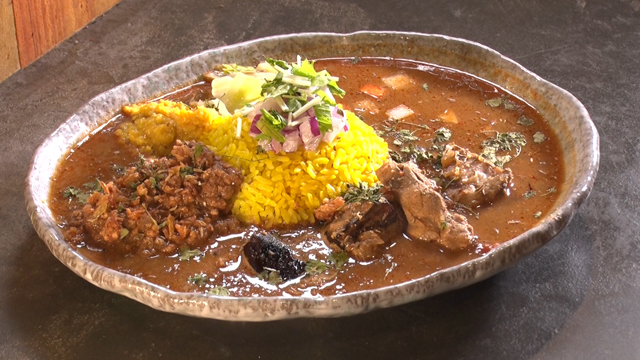 チキンカレーミニキーマトッピング1150円