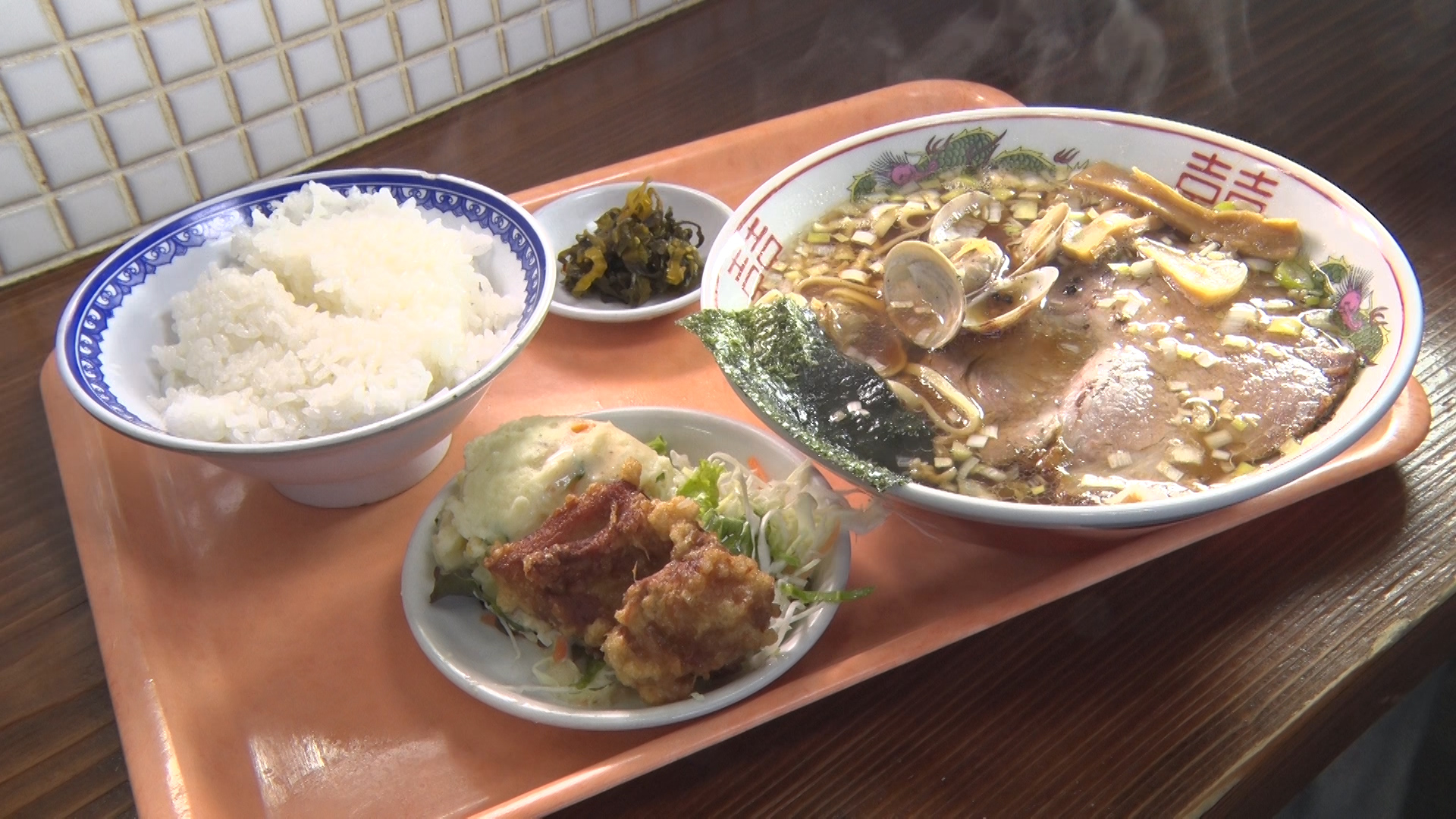 中華そば定食 880円(税込)