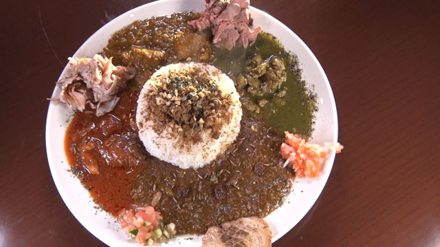 肉肉4種カレー900円（税込み）※日によってカレーの種類が変わります