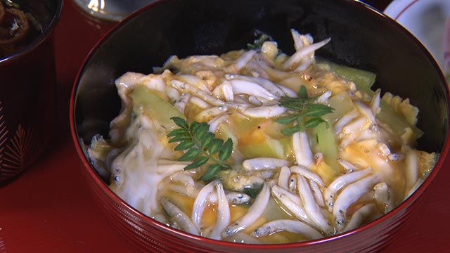 氷魚玉とじ丼 1500円（税抜き）　