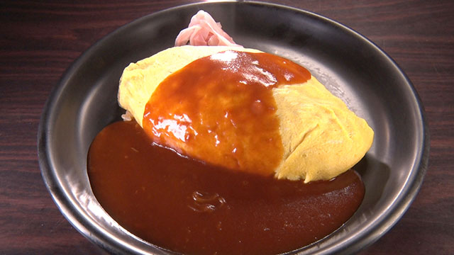 チキンオムライス 830円