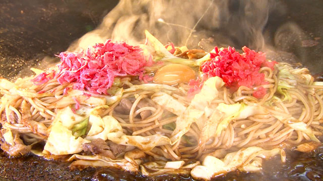焼きそば麺2玉 1550円(桜エビ・卵・かた肉・油かす・キャベツ・ニンニク・ラード)