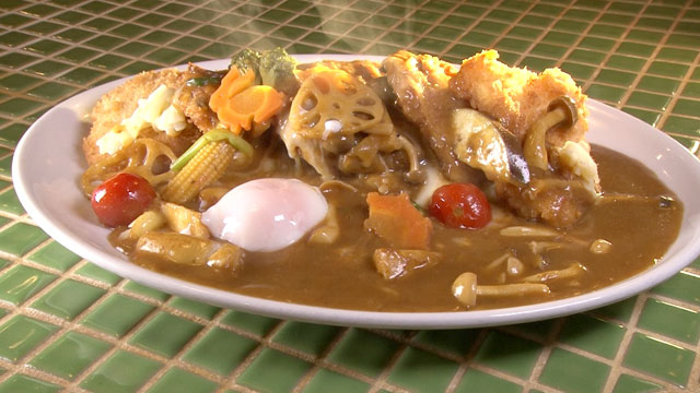 【西代】5種盛カツカレー 1100円・11種類の野菜 250円・モッツァレラチーズ 150円・温玉 100円