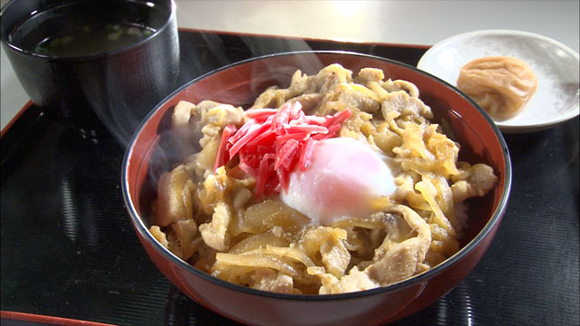 鶏すき丼1人前594円