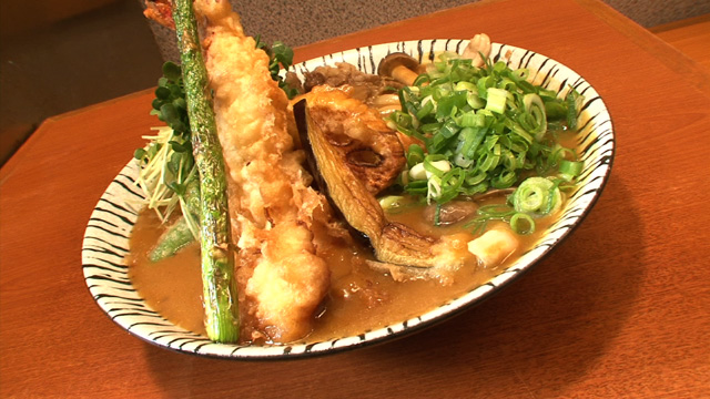 海老天カレー1570円