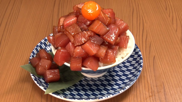 生マグロマシマシ丼