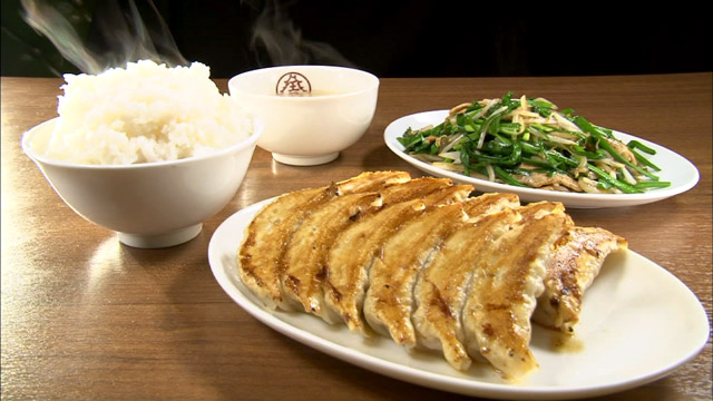 餃子定食ダブル880円※十三店のみ