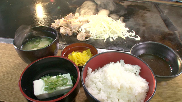 豚バラ定食 490円