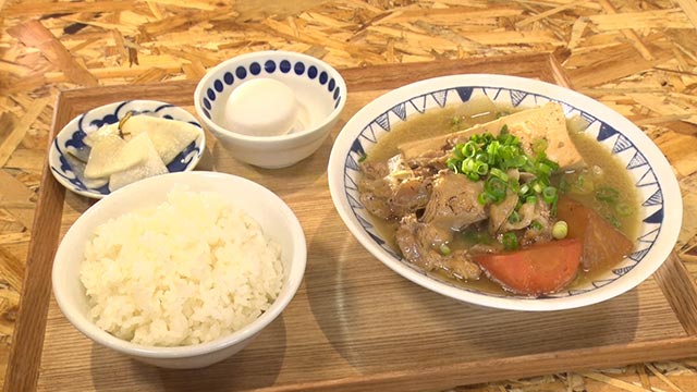 豚汁定食セット 840円（税込み）