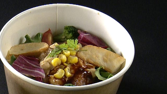 デミチキなんBOWL 598円＋税