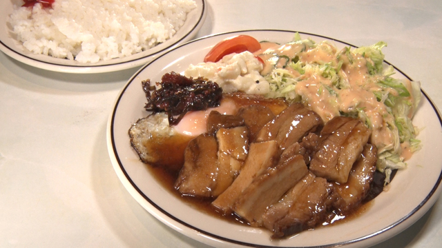 豚角煮定食650円(税込み)