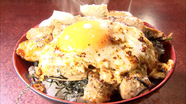 まぐろマヨ焼丼950円