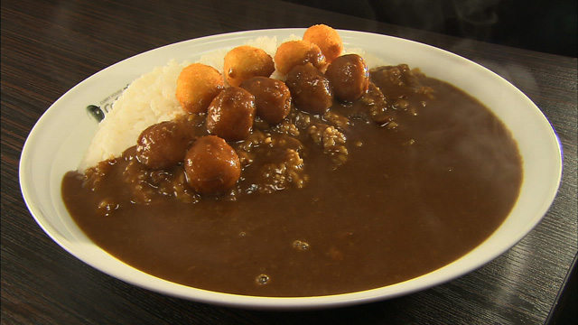 うずら卵フライカレー・うずら卵トッピング・ライス600g・4辛1130円