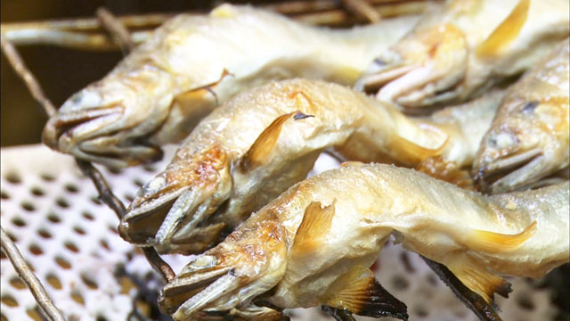 小鮎塩焼き 1匹 350円