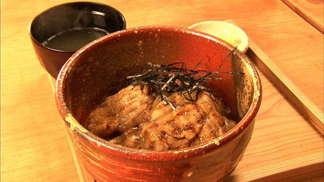 豚丼(並)680円