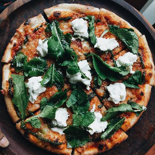 Italian Pizza with Spinach and Mozarella Cheese