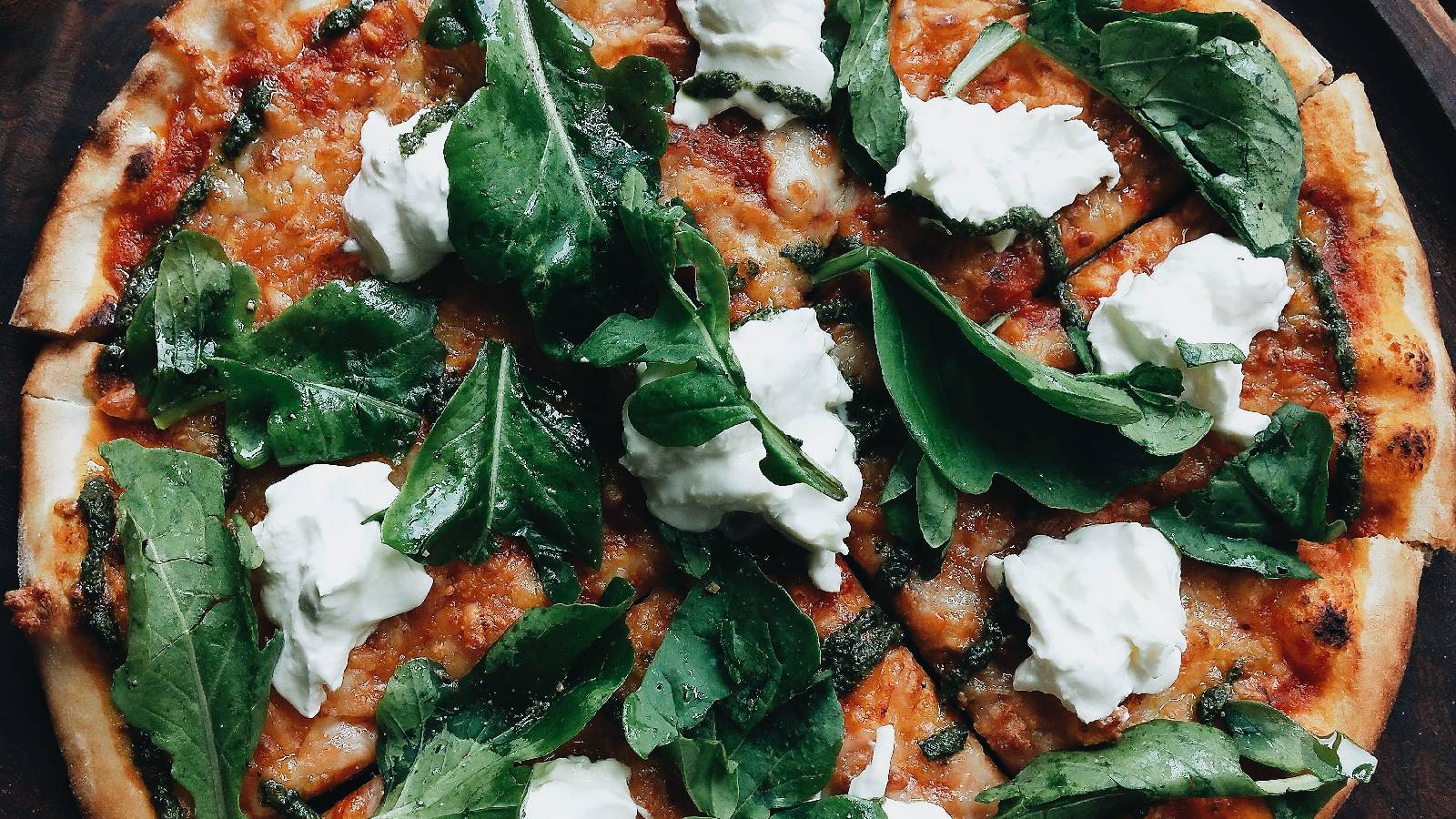 Italian Pizza with Spinach and Mozarella Cheese