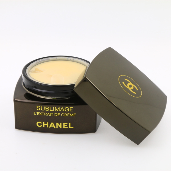  Chanel Sublimage La Creme Ultimate Skin Regeneration Cream for  Unisex, 1.7 Ounce : Beauty & Personal Care