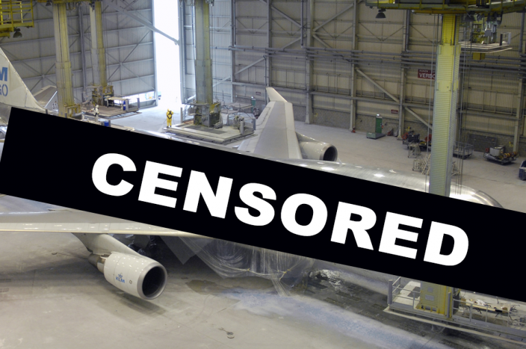 4 Photos of Naked KLM Aircraft Leaked!