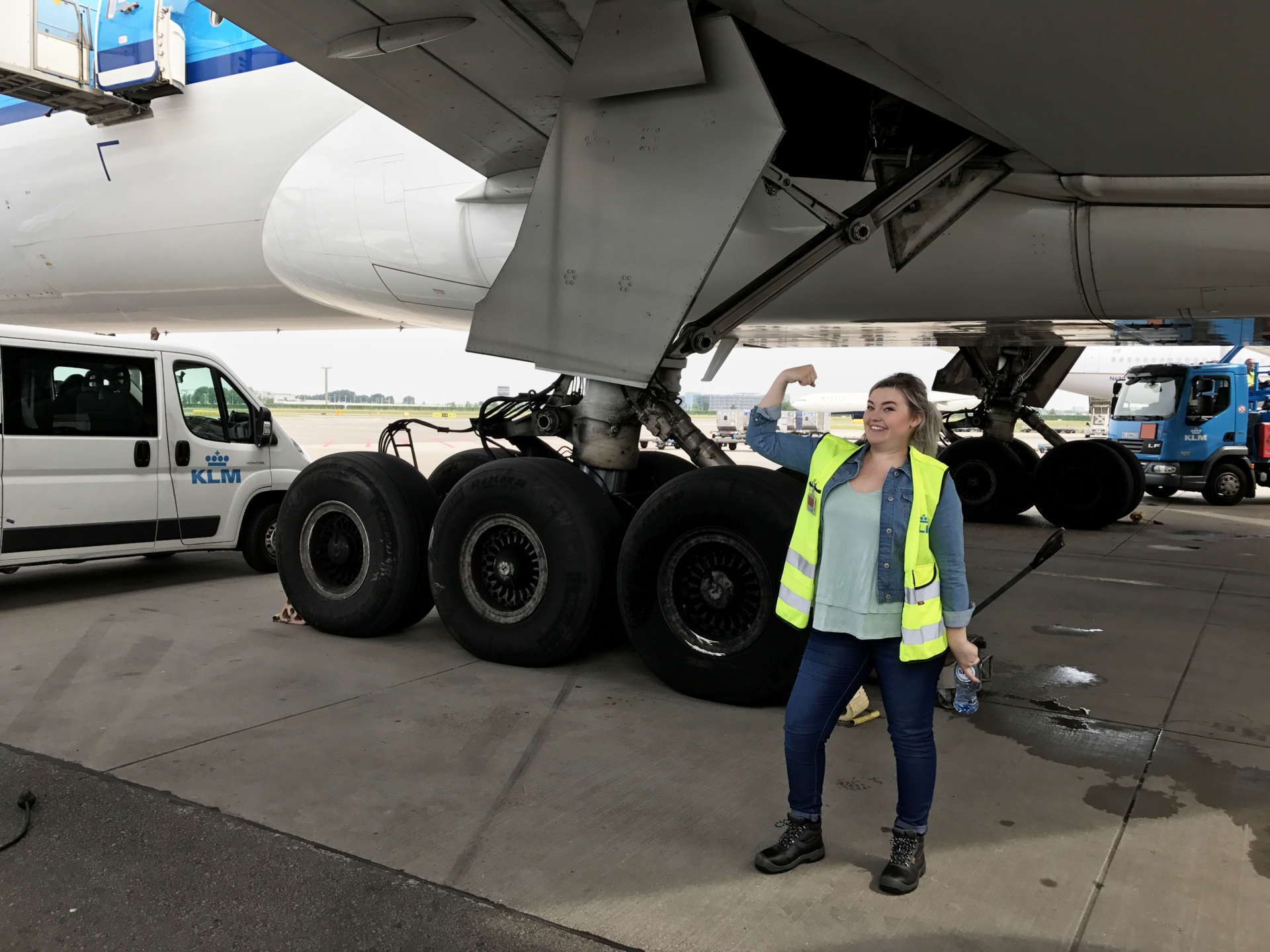 How Do You Change The Wheels On An Aircraft? #Askannie - Klm Blog