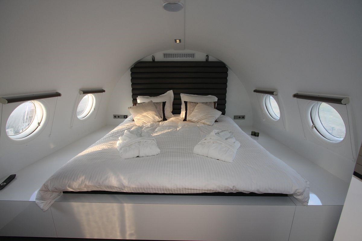 planes that have beds