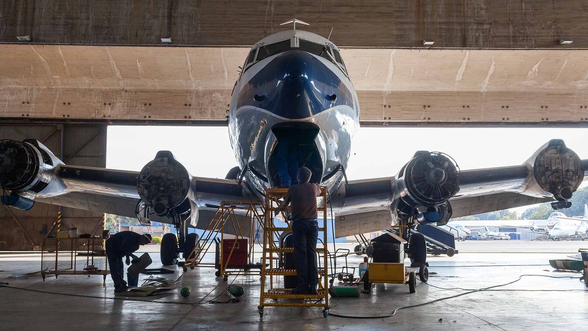 dc 4 aircraft cockpit