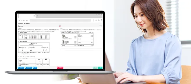 ノートパソコンでManaBunのネット模擬試験を受けている様子