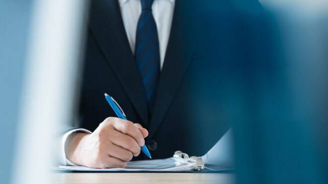 社会保険労務士(社労士)の通信教育・通信講座ならフォーサイト 社会保険労務士(社労士)の通信教育・通信講座ならフォーサイト