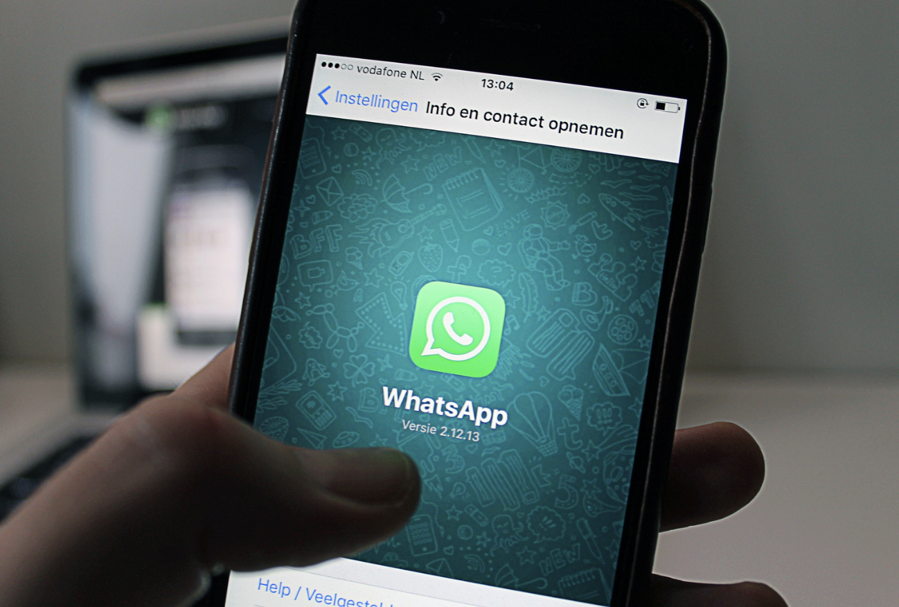 Cover Image for WhatsApp introduce la función de códigos secretos para cifrar chats: Protege tus secretos y domina la seguridad en WhatsApp.