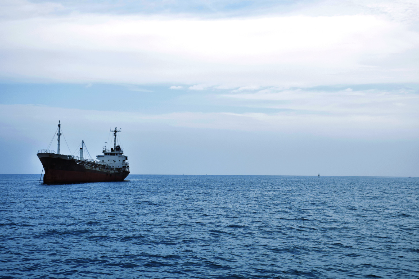 Cover Image for Impacto de los ataques en el Mar Rojo: cómo afectaría a la economía global