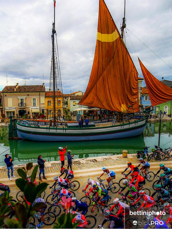 Gruppo ,Cesenatico, Porto Canale, Giro d'Italia 2020