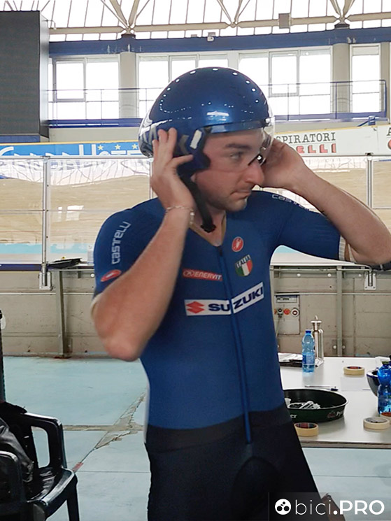 Elia Viviani con casco Kask bambino Pro Evo