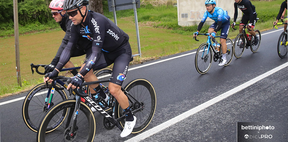 Nicolas Roche al Giro d'Italia con le ruote Dura Ace di serie