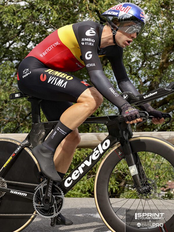 https://storage.googleapis.com/media-bici-pro/1/2023/07/VanAert_senza_borraccia_crono_header_mb-600x800.jpg