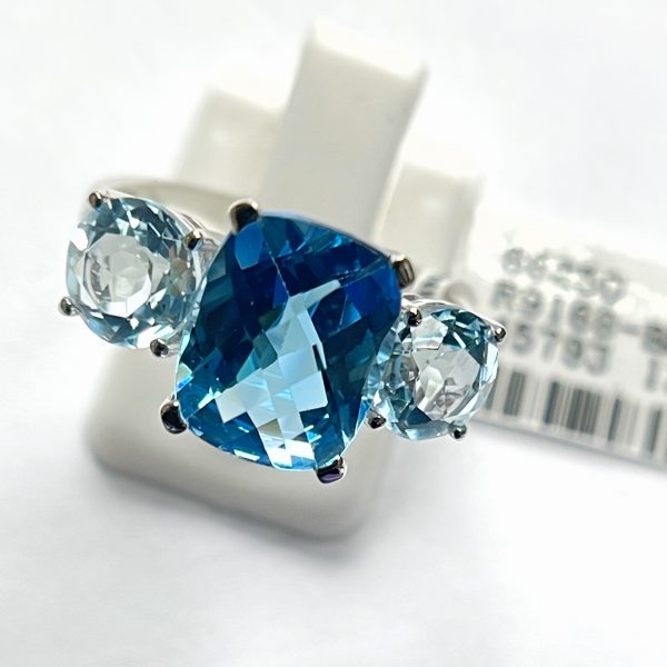 18K Blue Topaz Ring