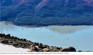 Manchas oscuras en el Lago Argentino