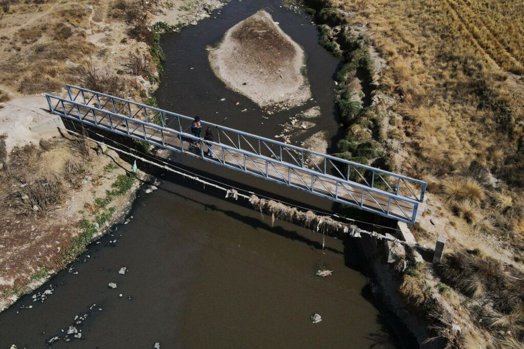 río contaminado