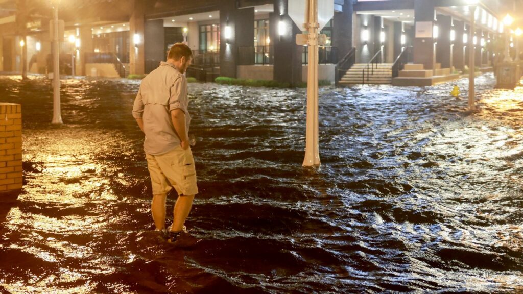 Tornados en Florida durante el paso del huracán Milton