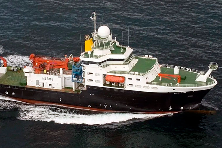 Un barco británico en el Mar Argentino genera fuerte polémica.