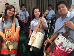 Una orquesta de Paraguay realizó una presentación con estos instrumentos. Foto: Mendoza Post.