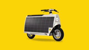El scooter eléctrico que se recarga con energía solar y eléctrica. Foto: Otherlab.