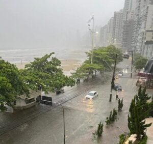 Floods in Camboriú, flooded streets